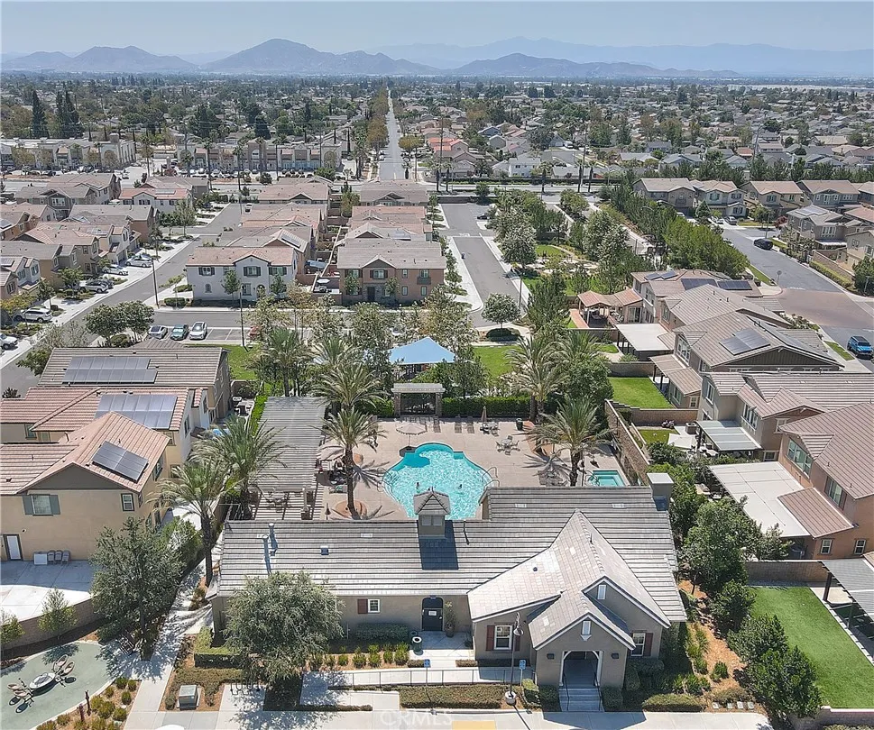 7205 Crescendo Lane Fontana, CA 92336