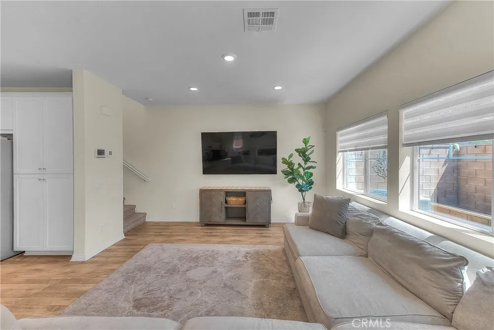 7205 Crescendo Lane Fontana, CA 92336