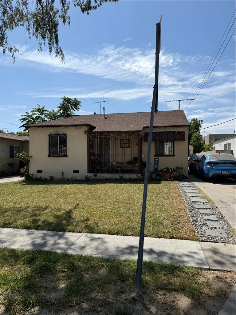 6139 Clarkson Maywood, CA 90270