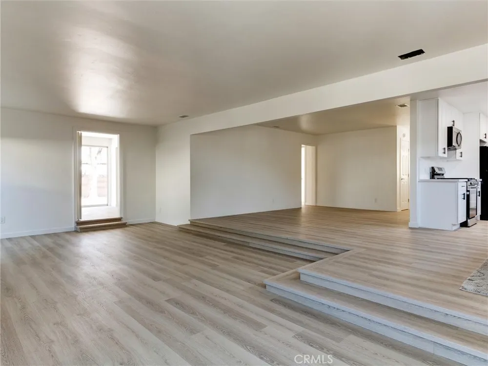 21443 Verne Avenue Lakewood, CA 90715