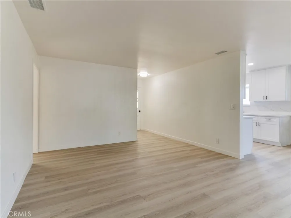 21443 Verne Avenue Lakewood, CA 90715