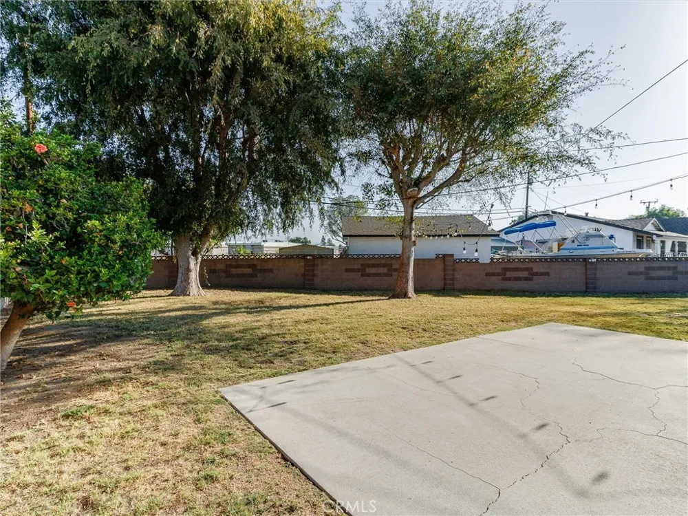 21443 Verne Avenue Lakewood, CA 90715
