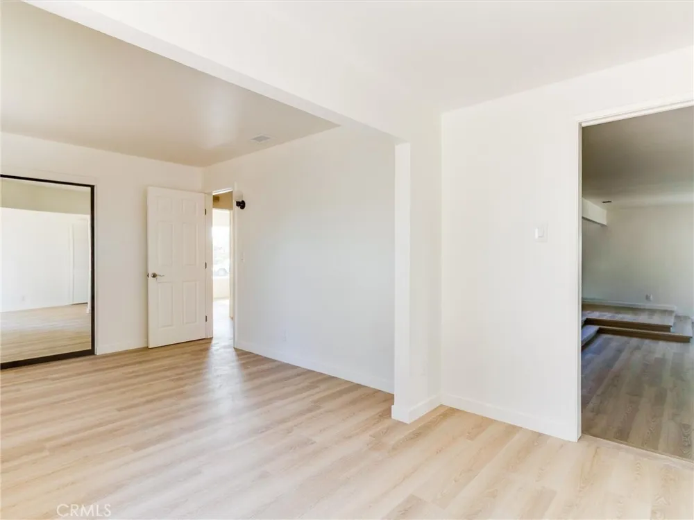 21443 Verne Avenue Lakewood, CA 90715