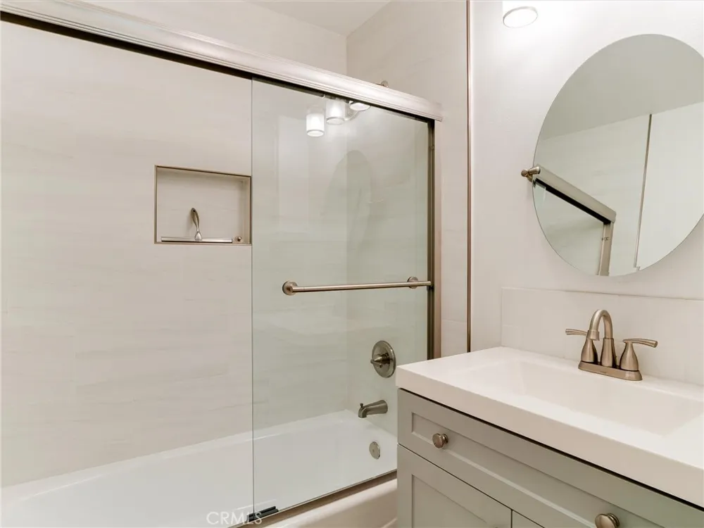 21443 Verne Avenue Lakewood, CA 90715
