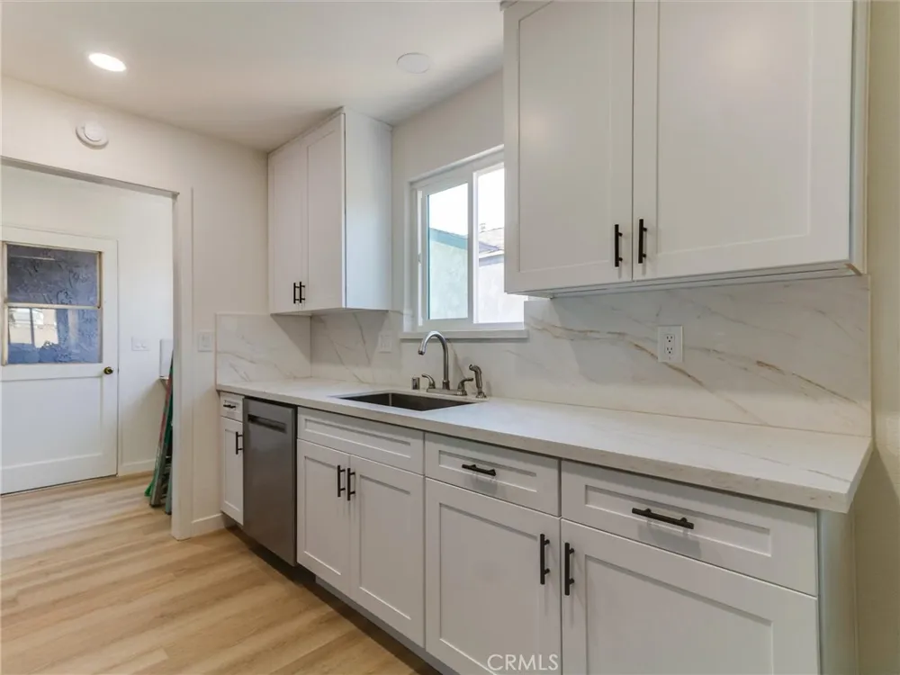 21443 Verne Avenue Lakewood, CA 90715