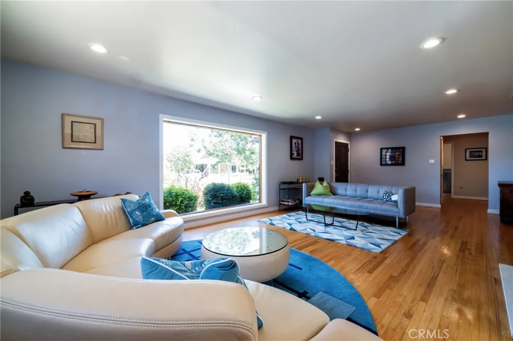 5220 E Los Flores Street Long Beach, CA 90815