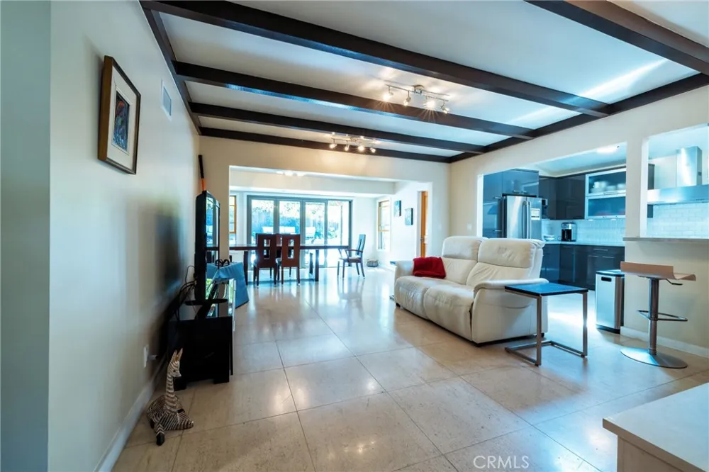 5220 E Los Flores Street Long Beach, CA 90815