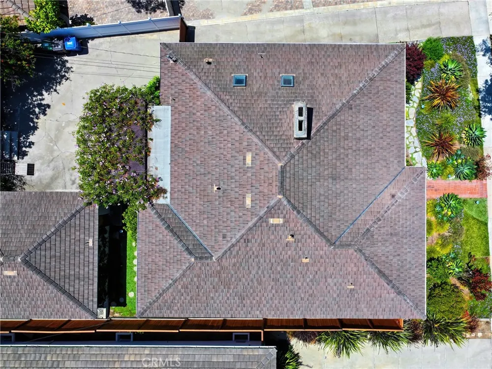 5220 E Los Flores Street Long Beach, CA 90815
