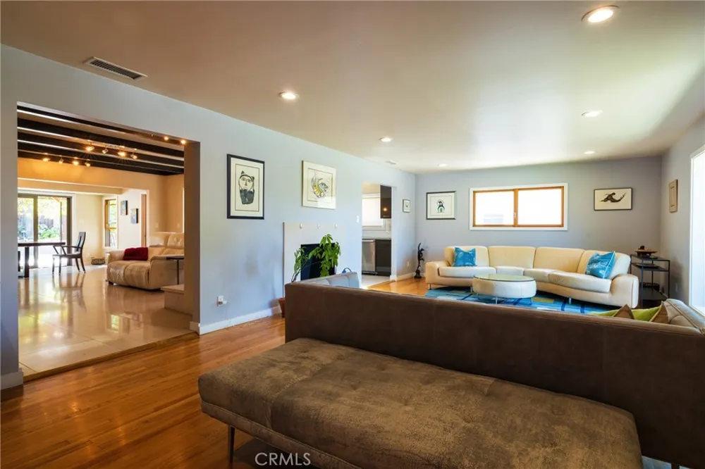 5220 E Los Flores Street Long Beach, CA 90815