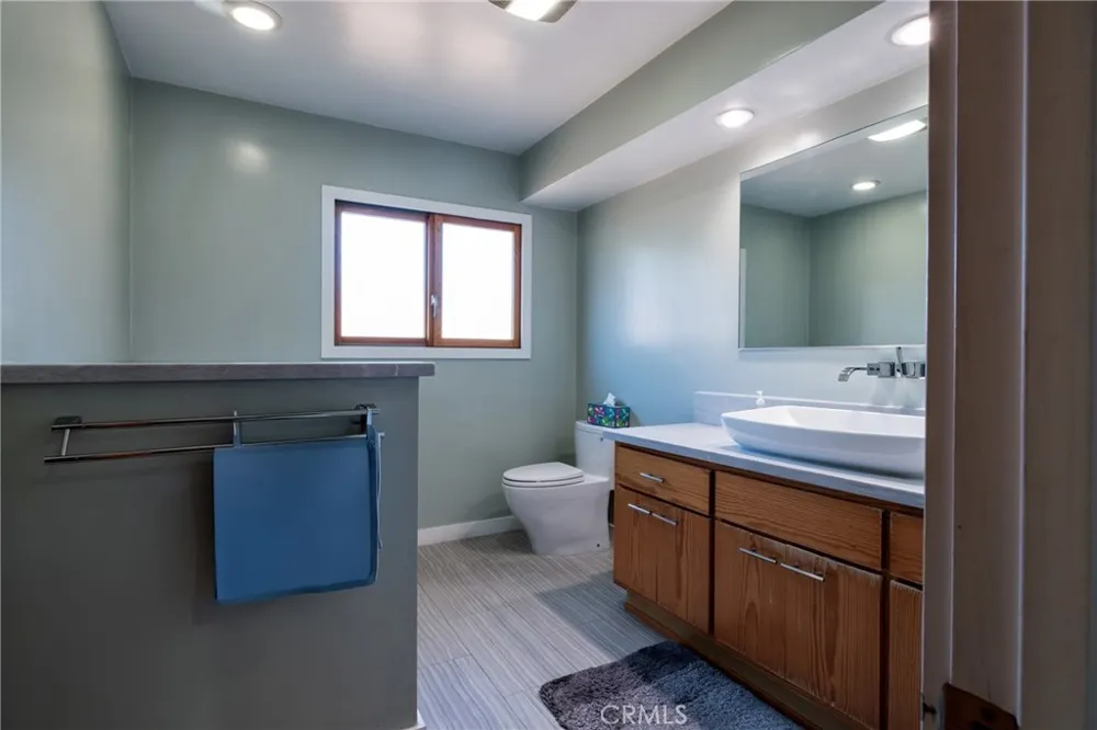 5220 E Los Flores Street Long Beach, CA 90815