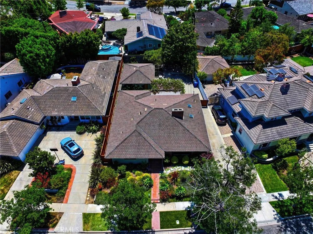 5220 E Los Flores Street Long Beach, CA 90815