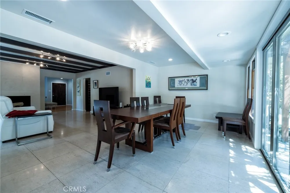 5220 E Los Flores Street Long Beach, CA 90815