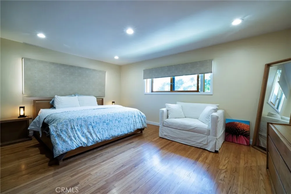 5220 E Los Flores Street Long Beach, CA 90815