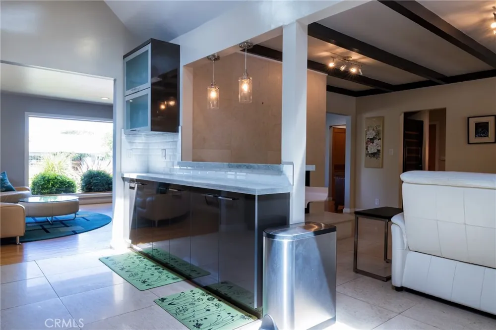 5220 E Los Flores Street Long Beach, CA 90815