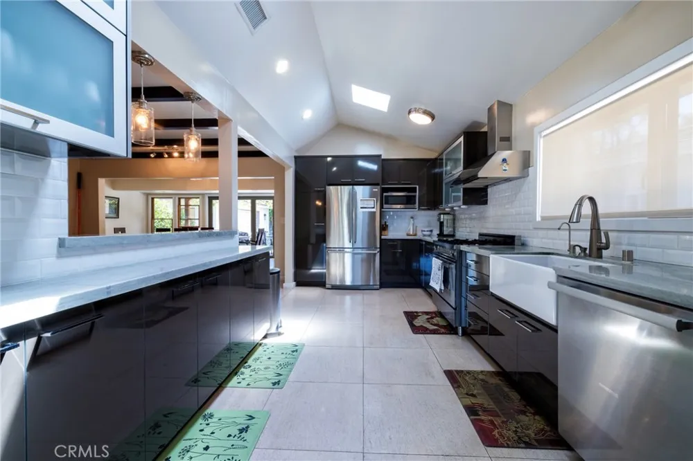 5220 E Los Flores Street Long Beach, CA 90815