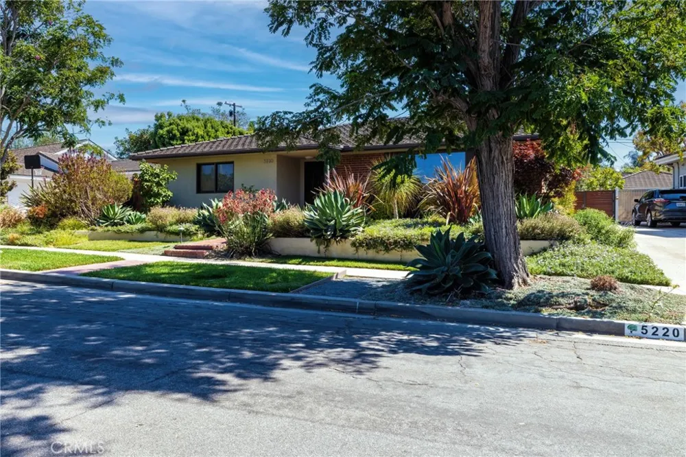 5220 E Los Flores Street Long Beach, CA 90815