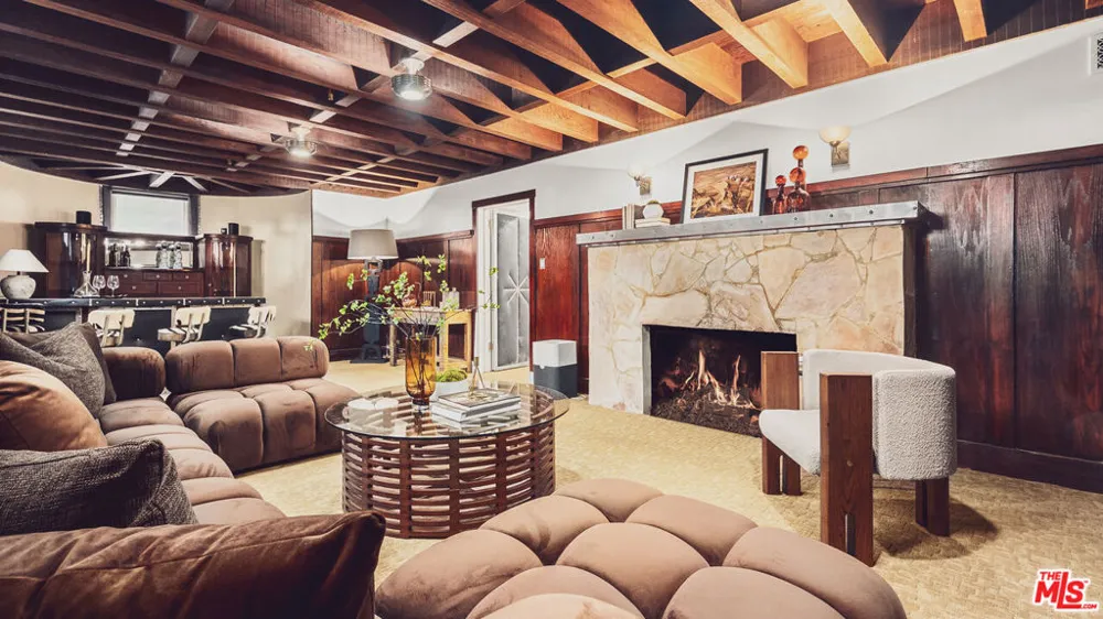 233 Marguerita Avenue Santa Monica, CA 90402