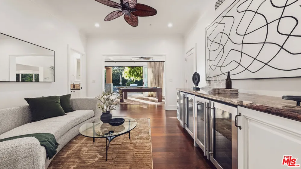 233 Marguerita Avenue Santa Monica, CA 90402