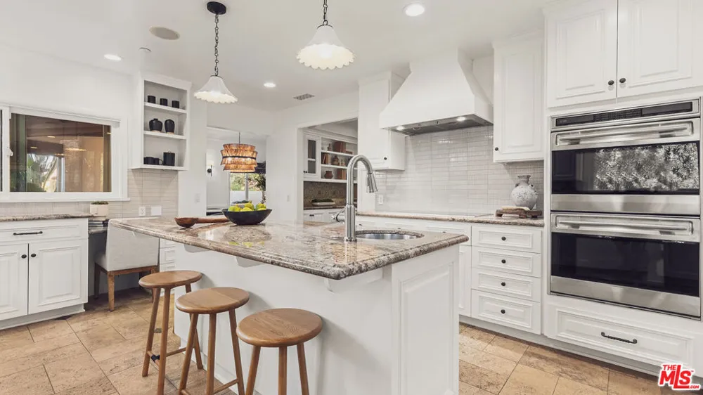 233 Marguerita Avenue Santa Monica, CA 90402