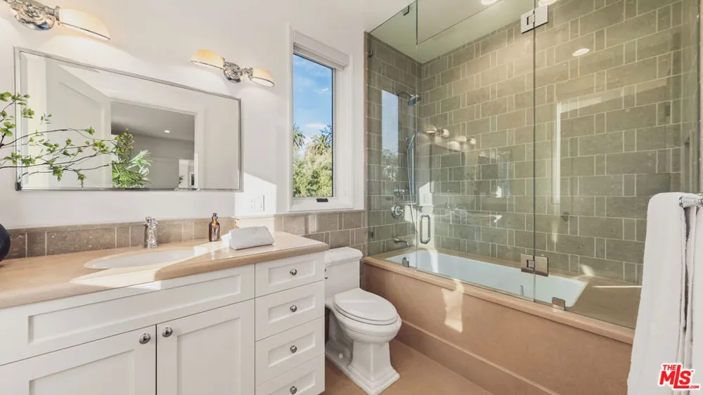 233 Marguerita Avenue Santa Monica, CA 90402