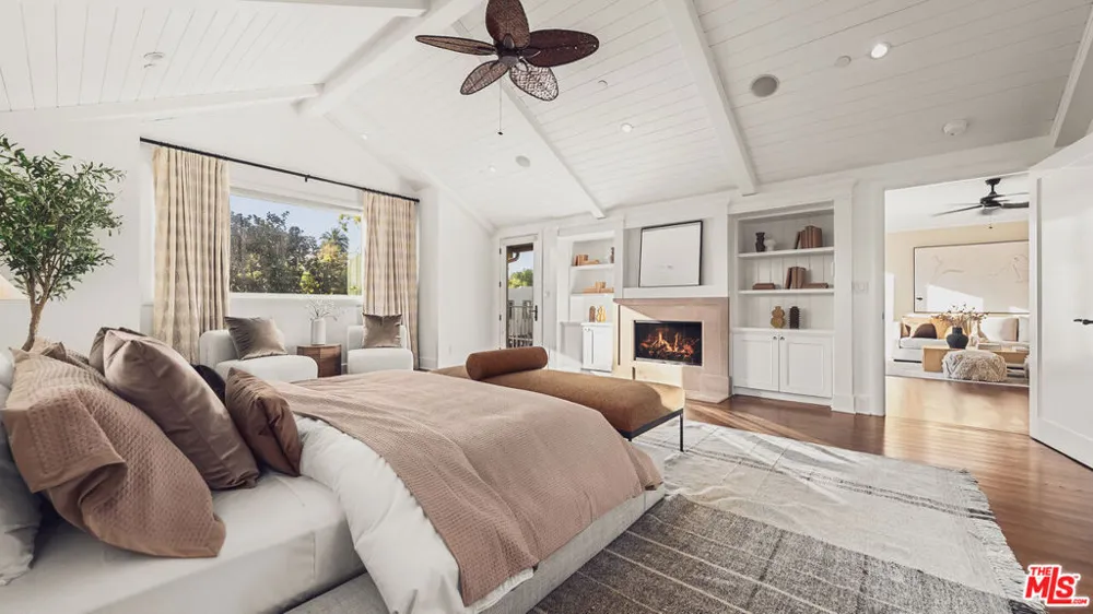 233 Marguerita Avenue Santa Monica, CA 90402