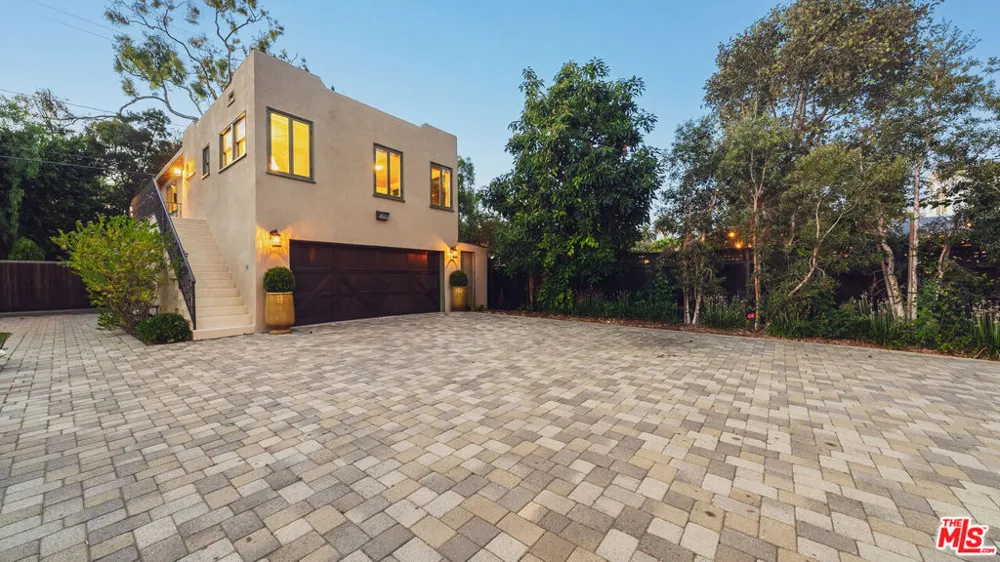 233 Marguerita Avenue Santa Monica, CA 90402