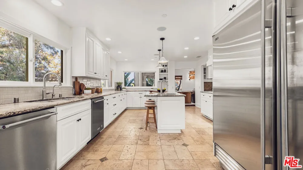 233 Marguerita Avenue Santa Monica, CA 90402