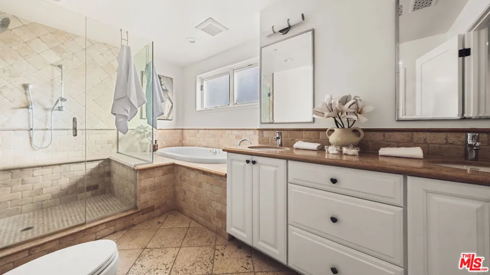 233 Marguerita Avenue Santa Monica, CA 90402
