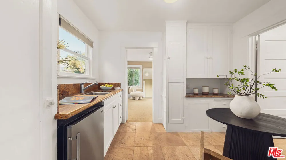 233 Marguerita Avenue Santa Monica, CA 90402