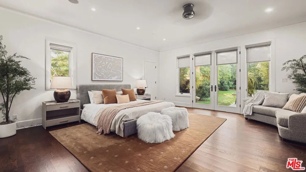 233 Marguerita Avenue Santa Monica, CA 90402