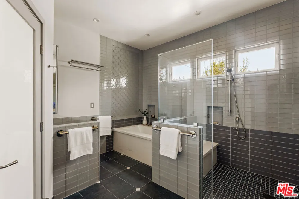 8372 Stewart Avenue Los Angeles, CA 90045