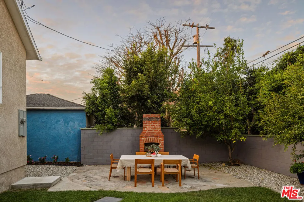 8372 Stewart Avenue Los Angeles, CA 90045
