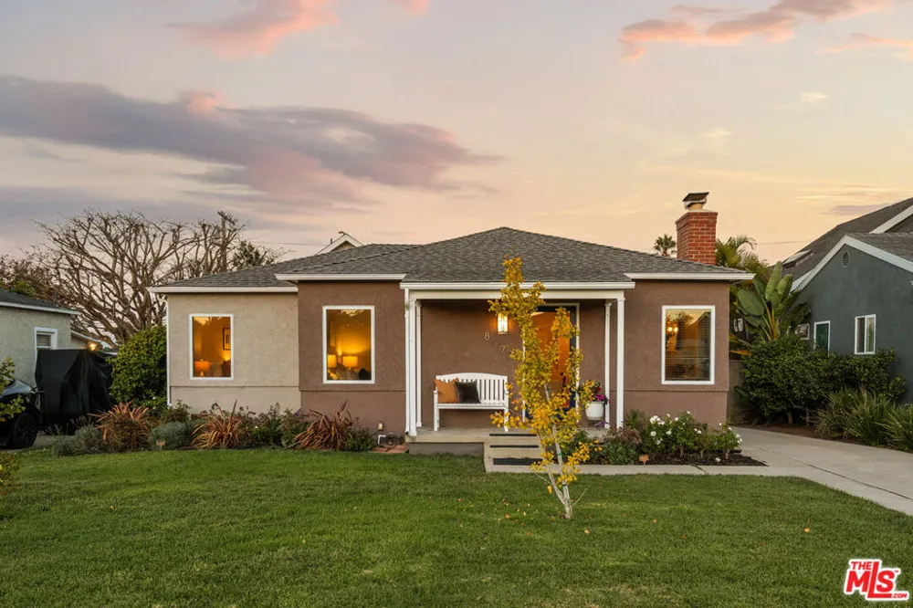 8372 Stewart Avenue Los Angeles, CA 90045