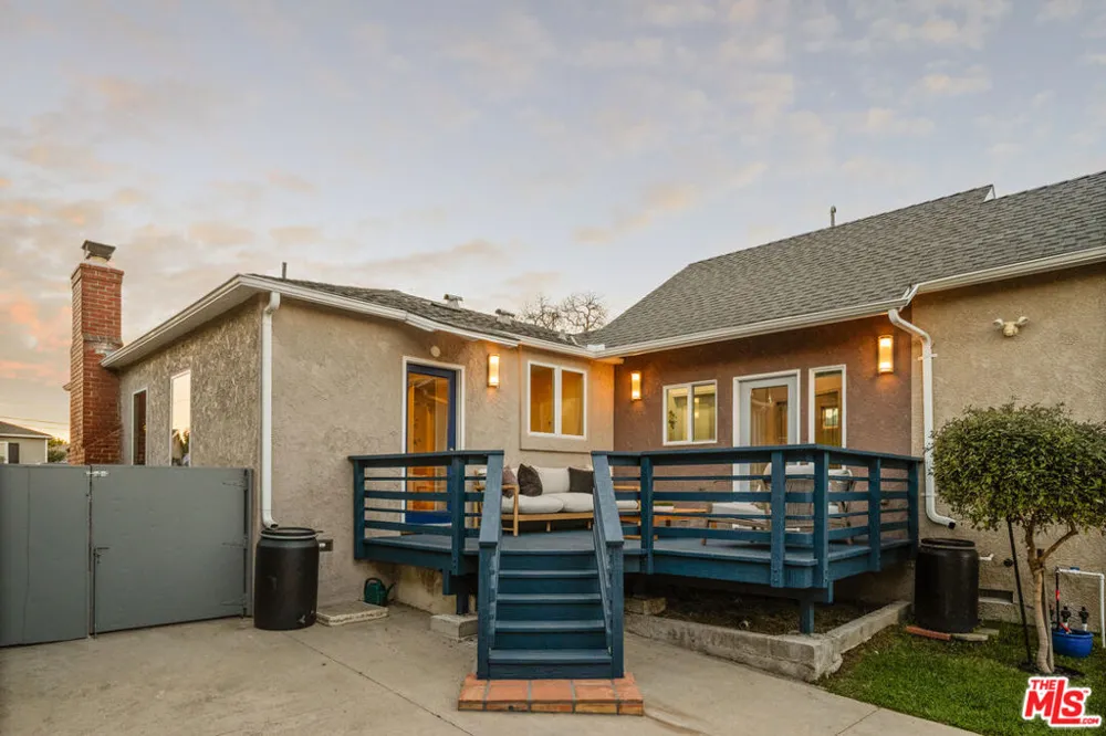 8372 Stewart Avenue Los Angeles, CA 90045