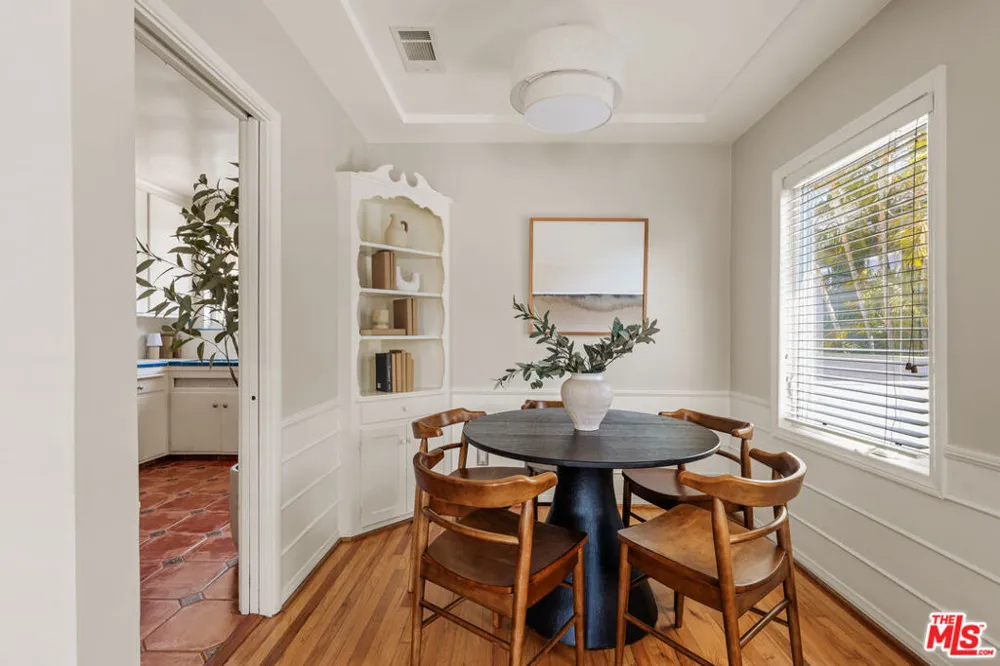 8372 Stewart Avenue Los Angeles, CA 90045