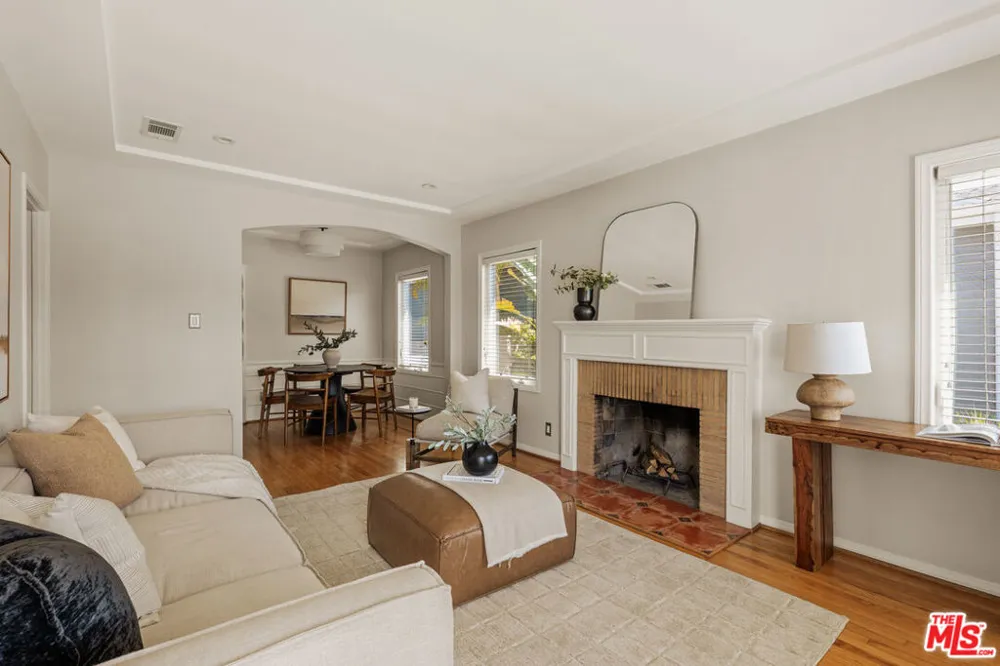 8372 Stewart Avenue Los Angeles, CA 90045