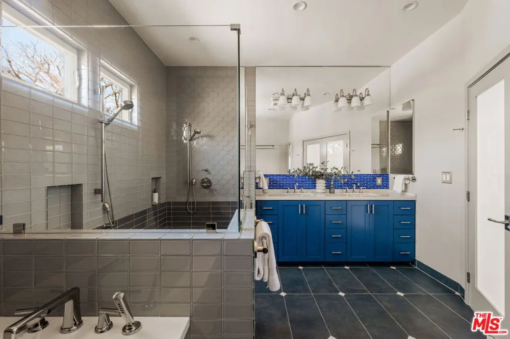 8372 Stewart Avenue Los Angeles, CA 90045