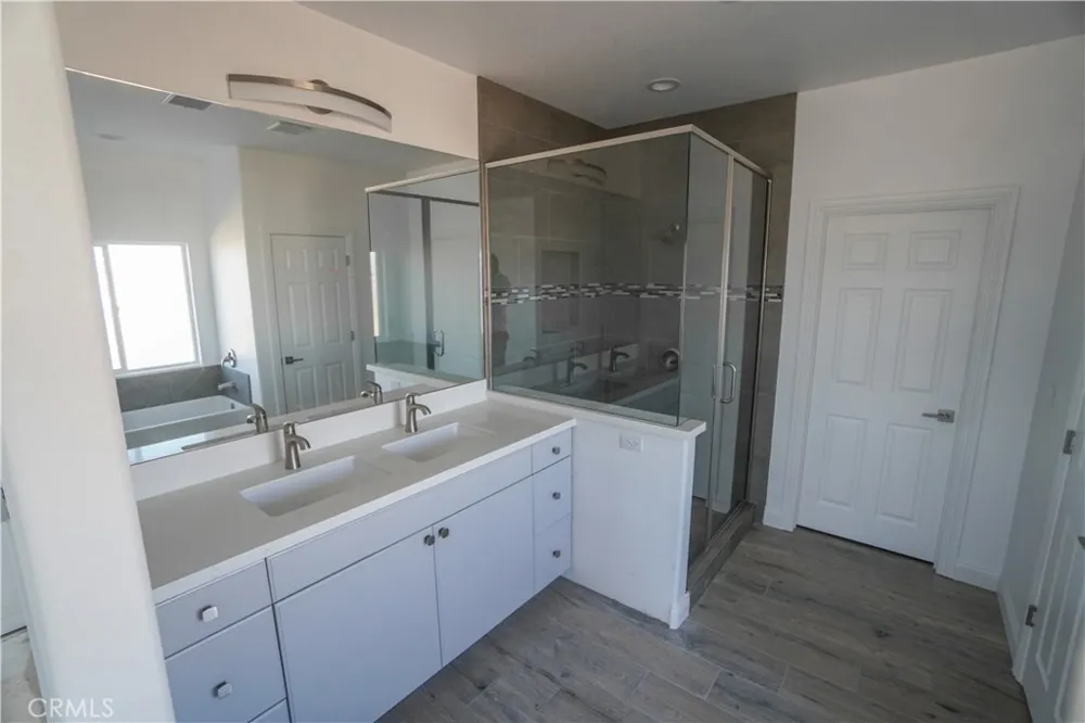 17805 Bangor Avenue Hesperia, CA 92345