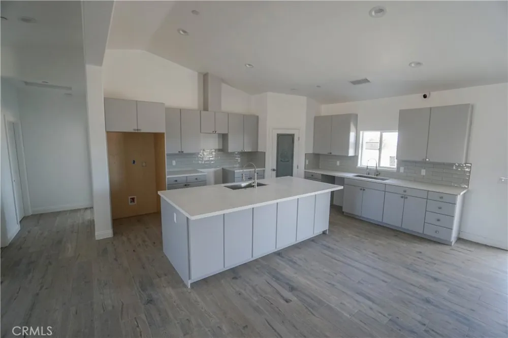 17805 Bangor Avenue Hesperia, CA 92345