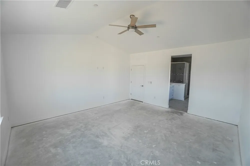 17805 Bangor Avenue Hesperia, CA 92345