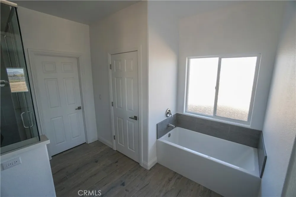 17805 Bangor Avenue Hesperia, CA 92345