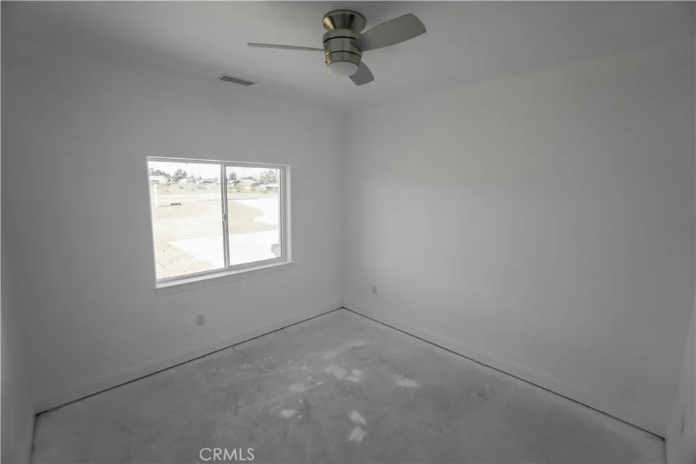17805 Bangor Avenue Hesperia, CA 92345