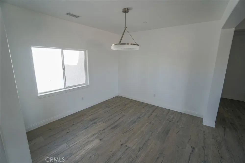 17805 Bangor Avenue Hesperia, CA 92345