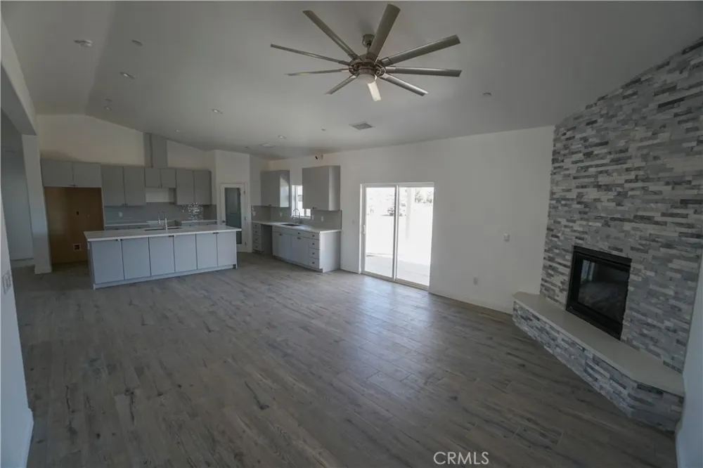 17805 Bangor Avenue Hesperia, CA 92345