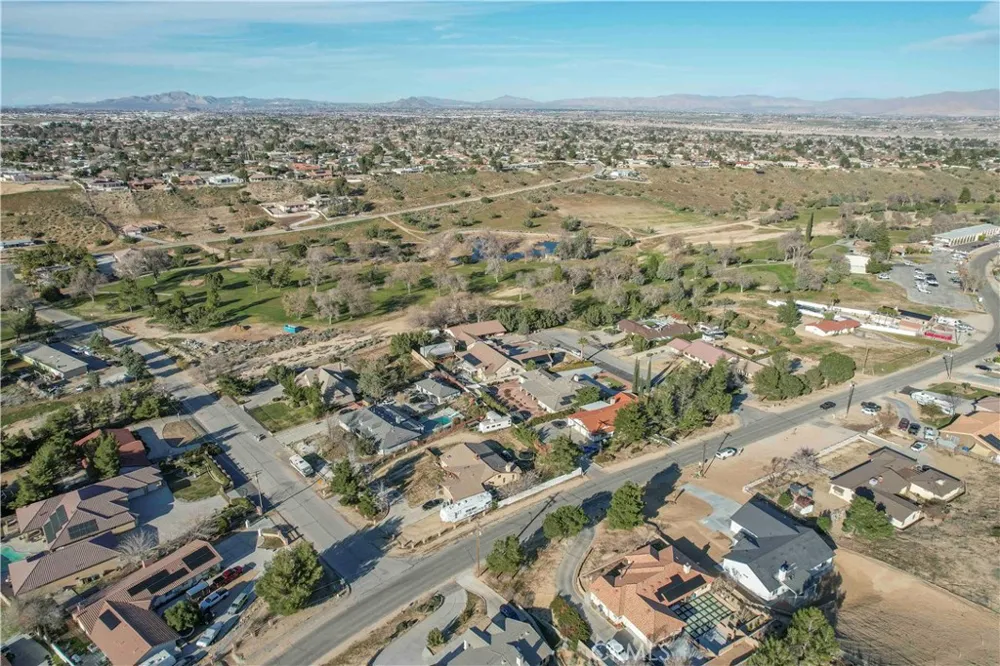 17805 Bangor Avenue Hesperia, CA 92345