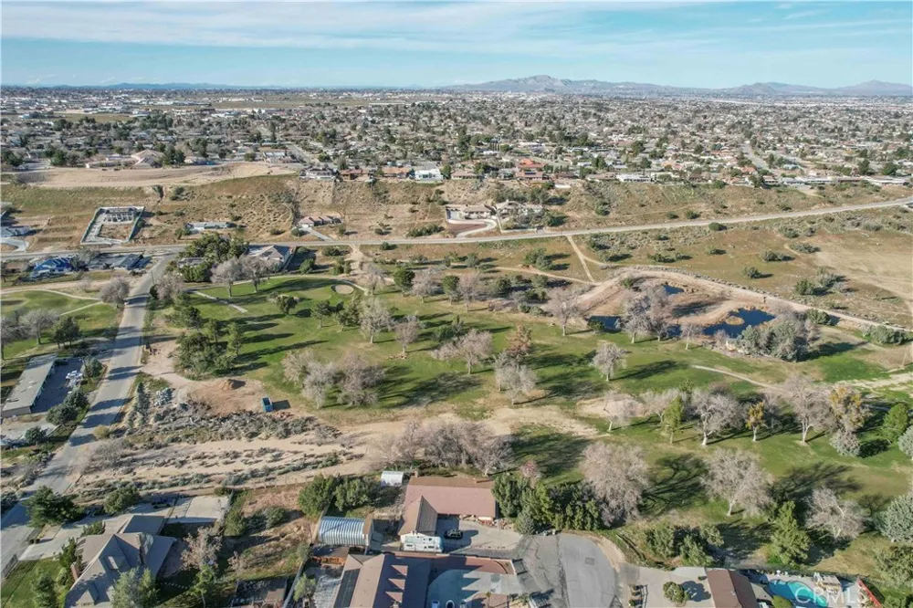 17805 Bangor Avenue Hesperia, CA 92345
