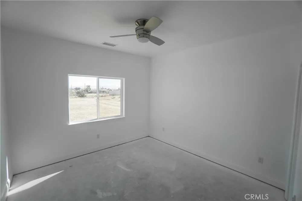 17805 Bangor Avenue Hesperia, CA 92345