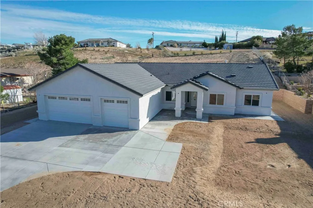 17805 Bangor Avenue Hesperia, CA 92345