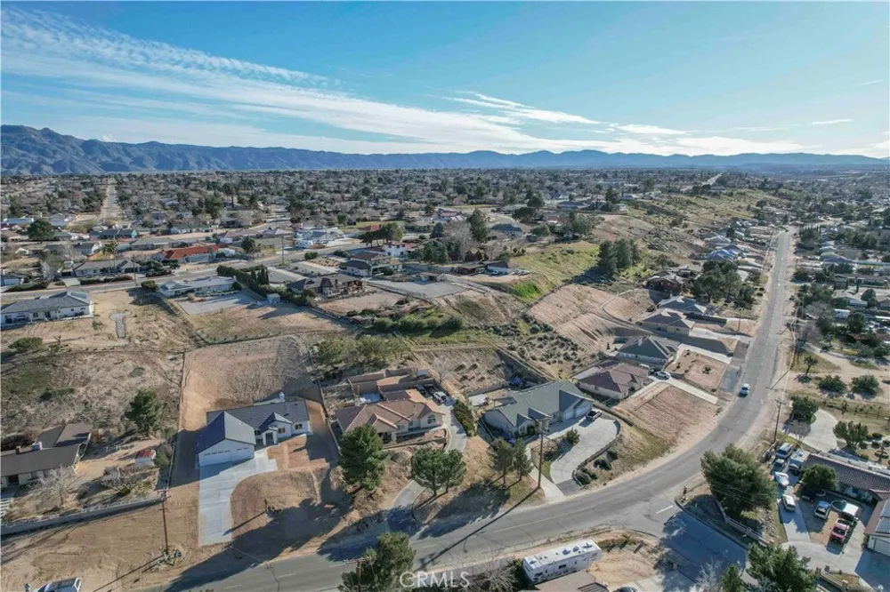 17805 Bangor Avenue Hesperia, CA 92345