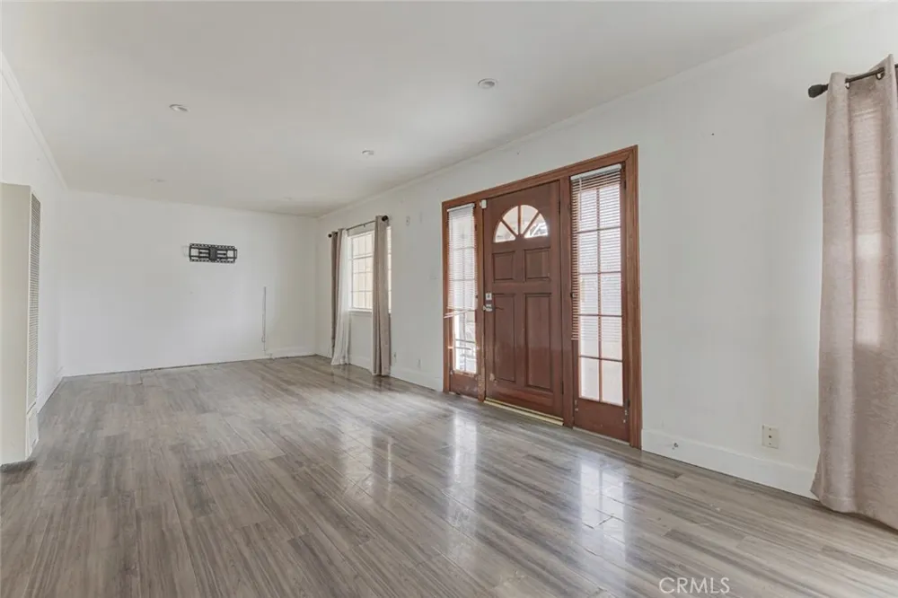 10733 Louise Avenue Granada Hills, CA 91344
